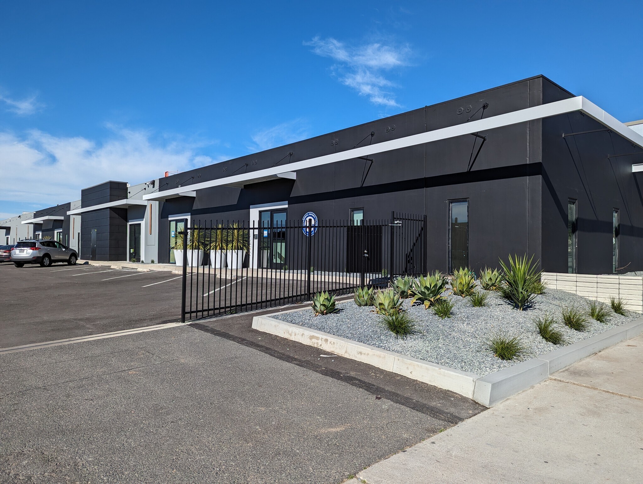 7059-7077 1/2 Vineland Ave, North Hollywood, CA en alquiler Foto principal- Imagen 1 de 17