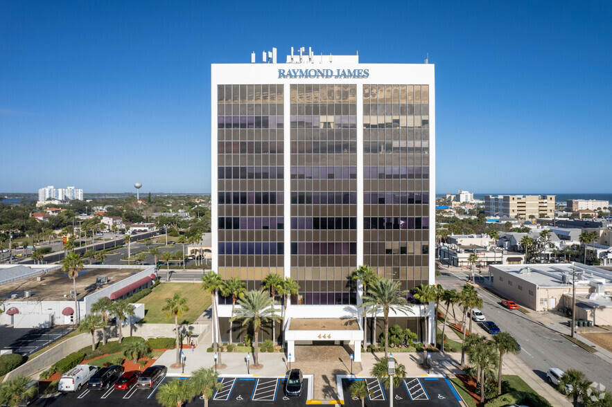 444 Seabreeze Blvd, Daytona Beach, FL en alquiler - Foto del edificio - Imagen 2 de 7