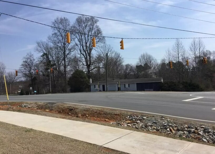 4105 Old Hillsborough Rd, Mebane, NC en venta - Foto del edificio - Imagen 3 de 10