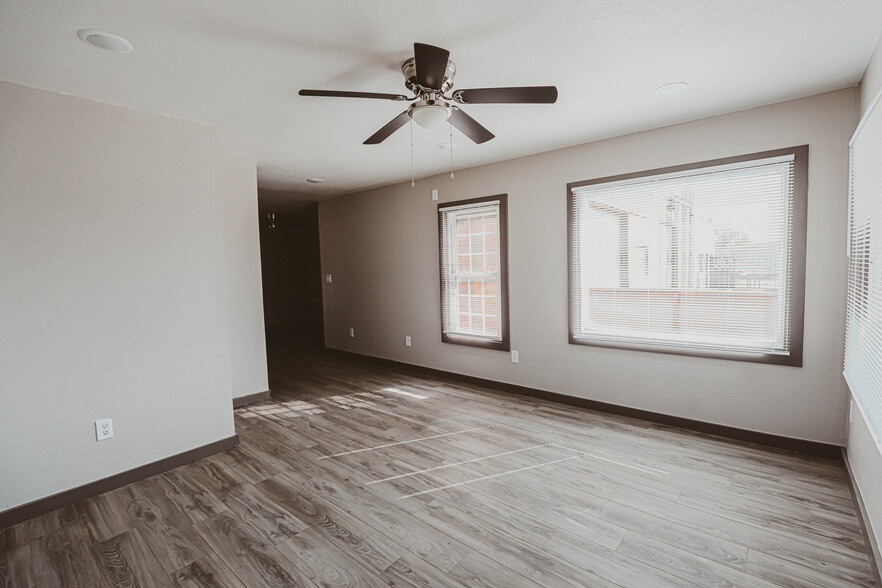 1104 W 3rd St, Big Spring, TX en venta - Foto del edificio - Imagen 2 de 72