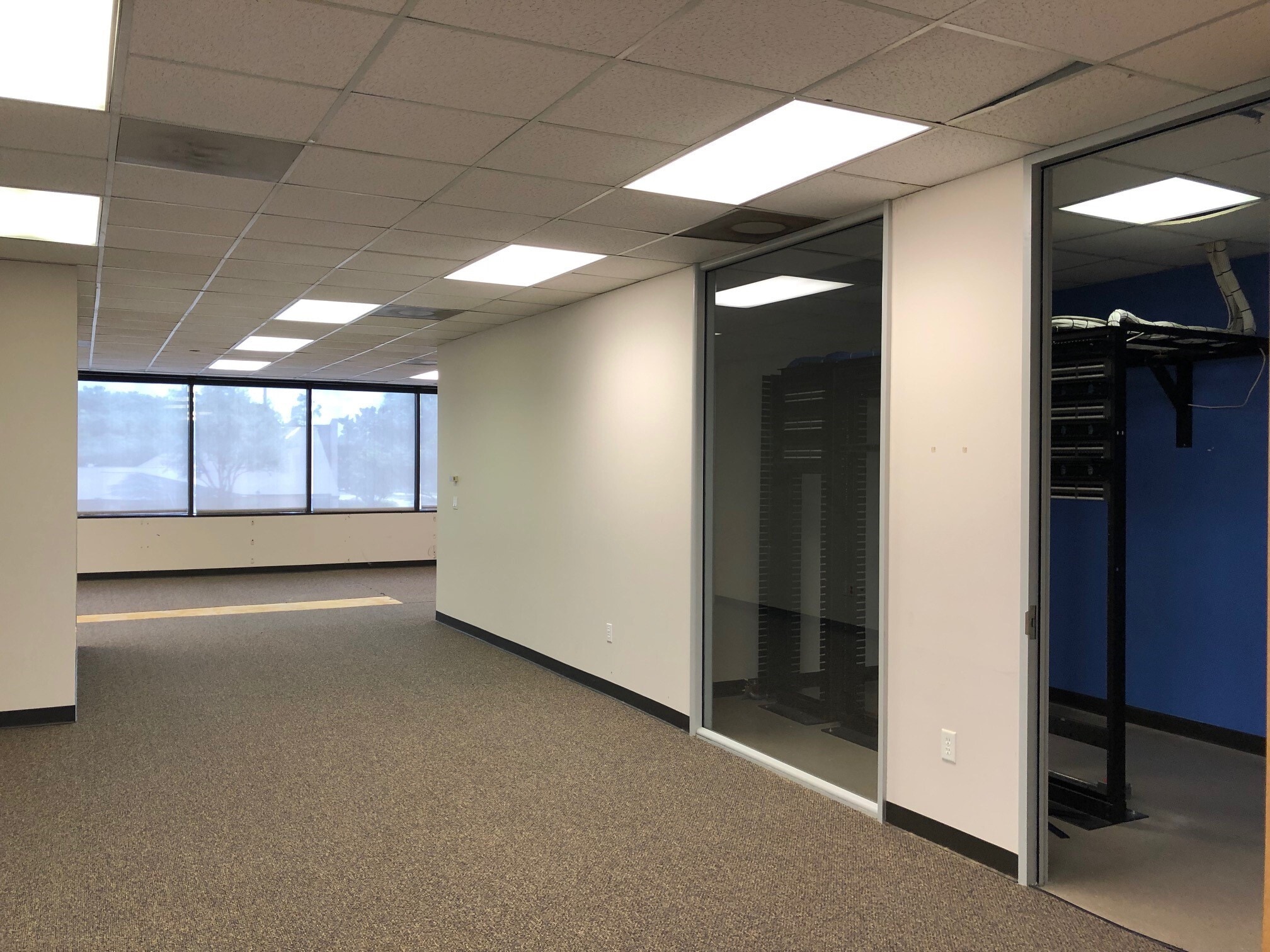 2424 Wilcrest Dr, Houston, TX en alquiler Foto del interior- Imagen 1 de 10