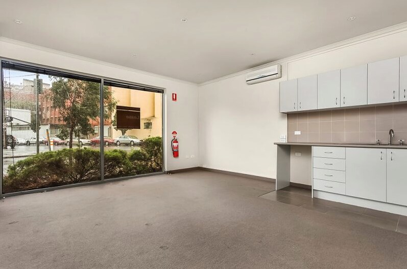 39 Elizabeth St, Kensington, VIC 3031 - Unidad 1A -  - Foto del interior - Image 2 of 3