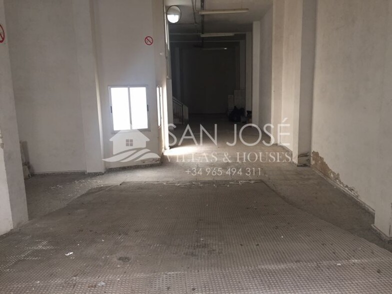 Local en Aspe en venta - Foto del edificio - Imagen 2 de 4