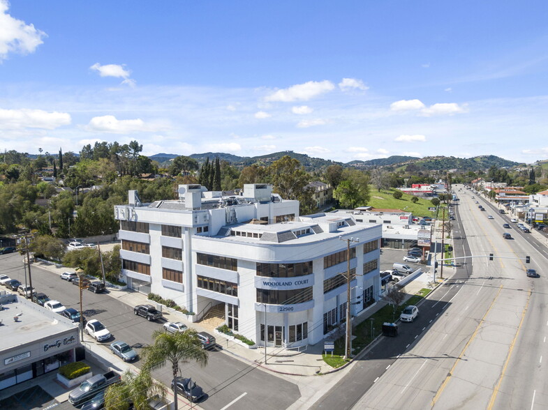 22900 Ventura Blvd, Woodland Hills, CA en alquiler - Foto del edificio - Imagen 1 de 6