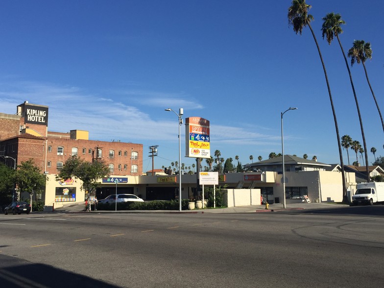 4051 W 3rd St, Los Angeles, CA en alquiler - Foto del edificio - Imagen 1 de 4