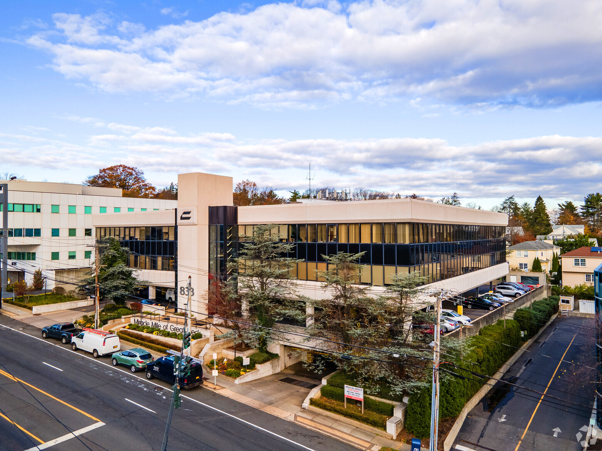 833 Northern Blvd, Great Neck, NY en alquiler Foto del edificio- Imagen 1 de 17