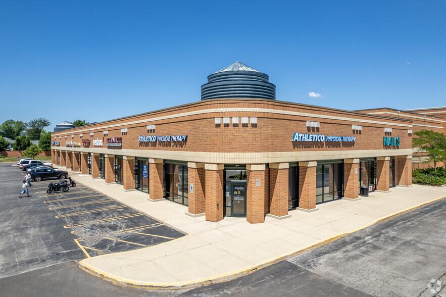 335-411 E Geneva Rd, Carol Stream, IL en alquiler - Foto del edificio - Imagen 1 de 12