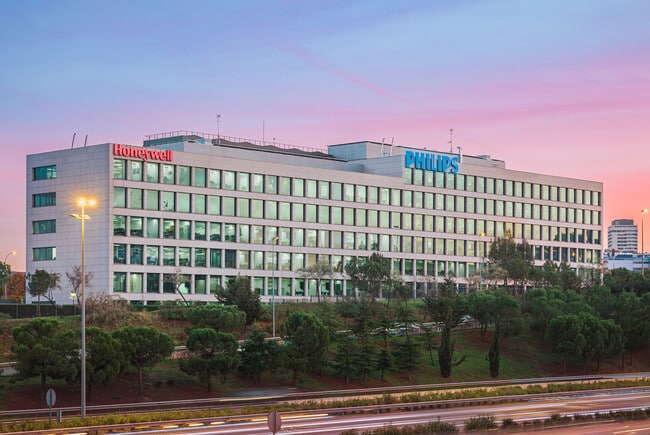 Más detalles de Calle María de Portugal, 3 - 5, Madrid - Oficina en alquiler