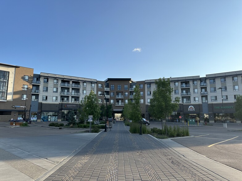 2021 Sherwood Dr, Sherwood Park, AB en alquiler - Foto del edificio - Imagen 1 de 13