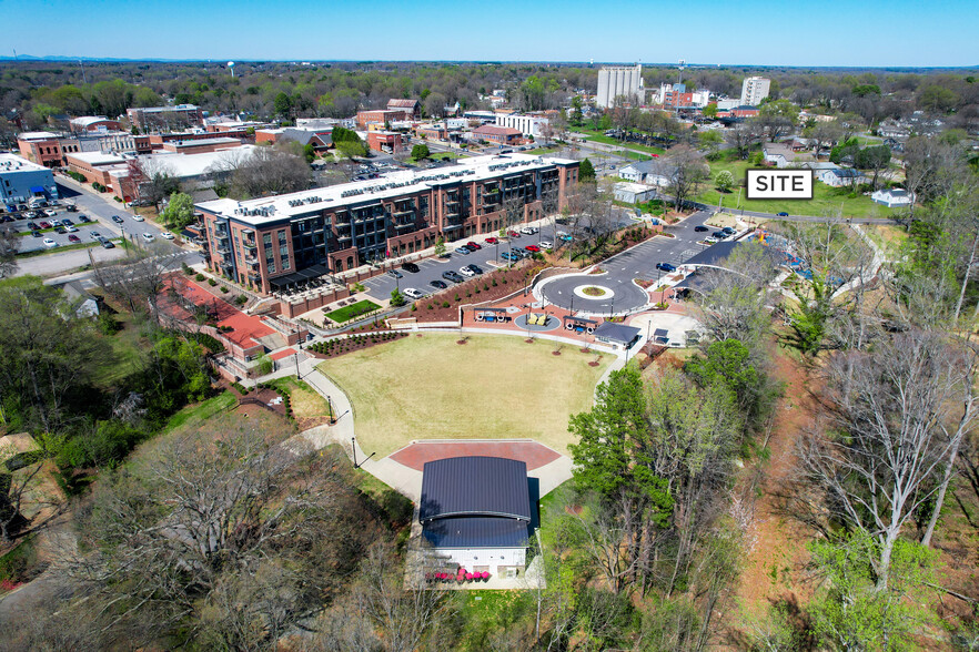 310 Clover St, Mooresville, NC en venta - Foto del edificio - Imagen 2 de 4