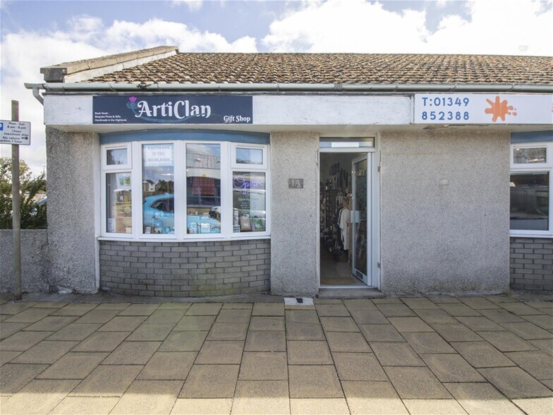 McGinty’s Fish & Chip Shop, Café and Retail Unit, Invergordon en venta - Foto del edificio - Imagen 2 de 5