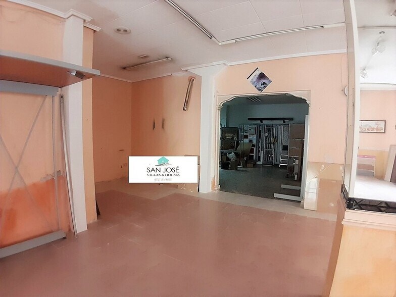 Local en Novelda, Alicante en venta - Foto del edificio - Imagen 2 de 10