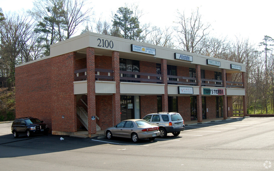 2100 Poinsett Hwy, Greenville, SC en alquiler - Foto del edificio - Imagen 2 de 23