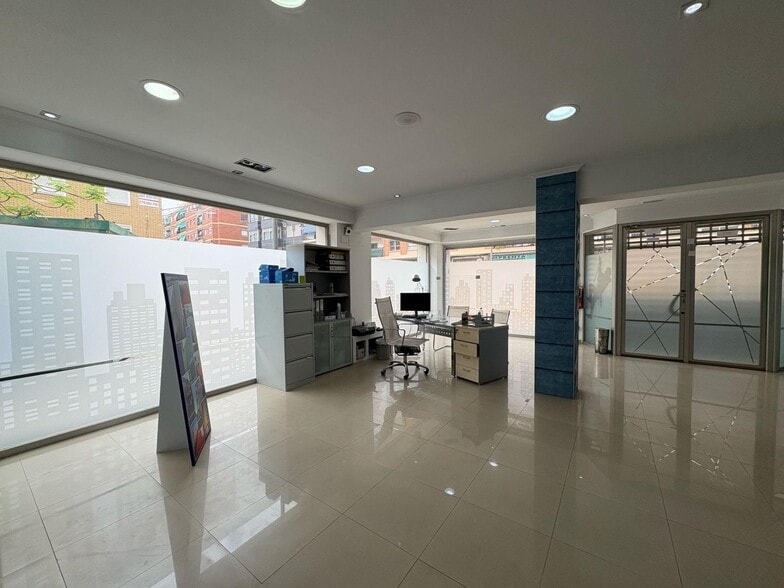 Local en Quart de Poblet en alquiler - Foto del edificio - Imagen 3 de 11