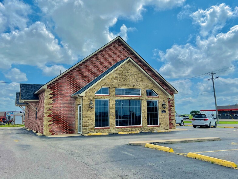 7523 Us-277 Hwy, Elgin, OK en alquiler - Foto del edificio - Imagen 2 de 11