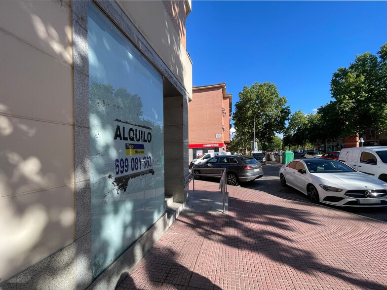 Calle José María Pereda, 4, Alcalá de Henares, Madrid en alquiler - Foto del edificio - Imagen 3 de 14