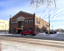 117 S Mill St, Fergus Falls, MN en alquiler Foto del edificio- Imagen 2 de 20