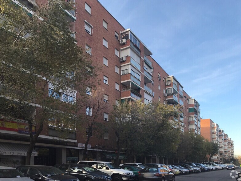 Calle del Corregidor José de Pasamonte, 21, Madrid, Madrid en alquiler - Foto del edificio - Imagen 2 de 2