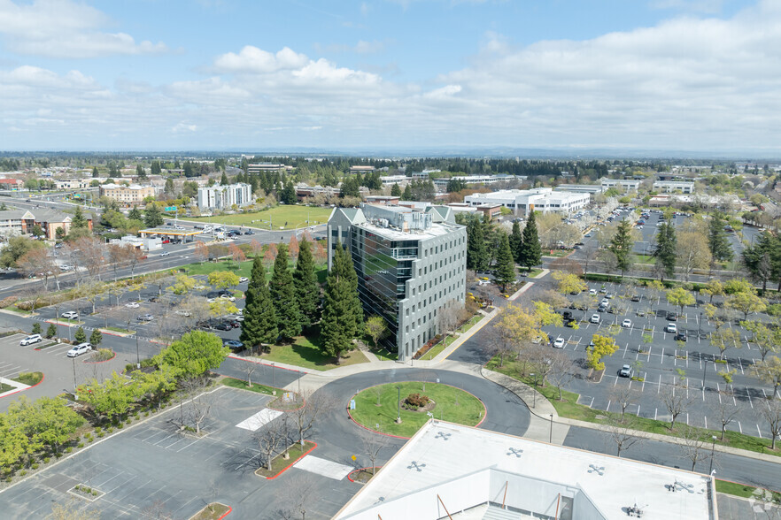 3100 Zinfandel Dr, Rancho Cordova, CA en alquiler - Foto del edificio - Imagen 2 de 7