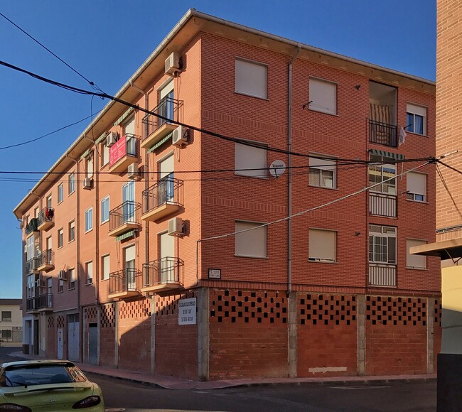 Más detalles de Calle León, 5, Torrijos - Edificio residencial​ en venta