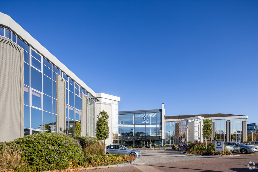 Wharfedale Rd, Wokingham en alquiler - Foto del edificio - Imagen 3 de 20