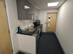 185 Fleet Rd, Fleet en venta Foto del interior- Imagen 1 de 3