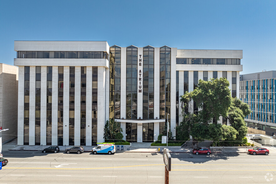 16530 Ventura Blvd, Encino, CA en alquiler - Foto del edificio - Imagen 3 de 6