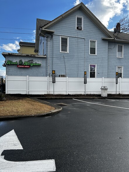 682 W Main St, New Britain, CT en venta - Foto del edificio - Imagen 3 de 13