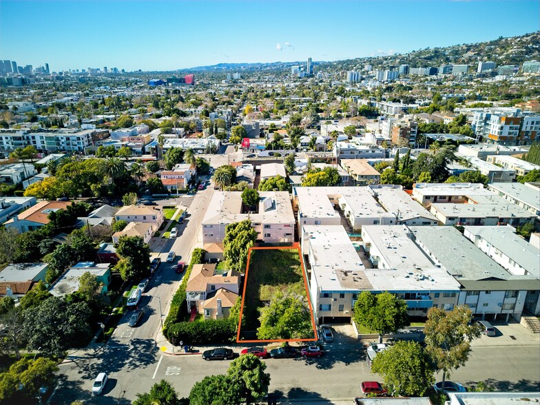 909 N Ogden Dr, West Hollywood, CA en venta - Foto del edificio - Imagen 2 de 8