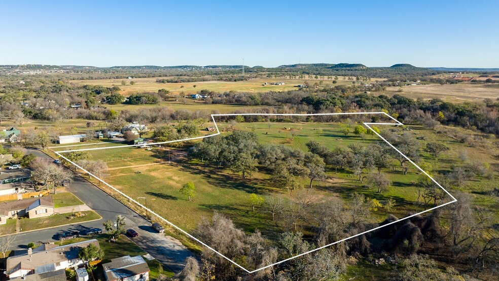 1114 Meadowlark Dr, Fredericksburg, TX en venta - Foto del edificio - Imagen 2 de 26