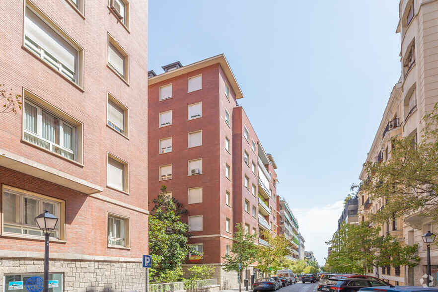 Edificios residenciales en Madrid, MAD en venta - Foto del edificio - Imagen 1 de 2