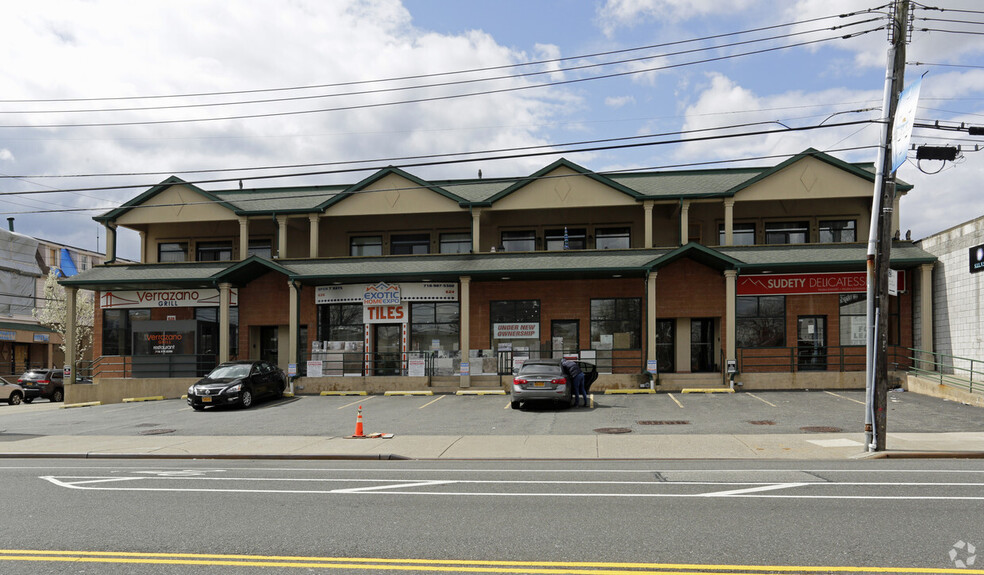 622 Midland Ave, Staten Island, NY en alquiler - Foto del edificio - Imagen 1 de 11