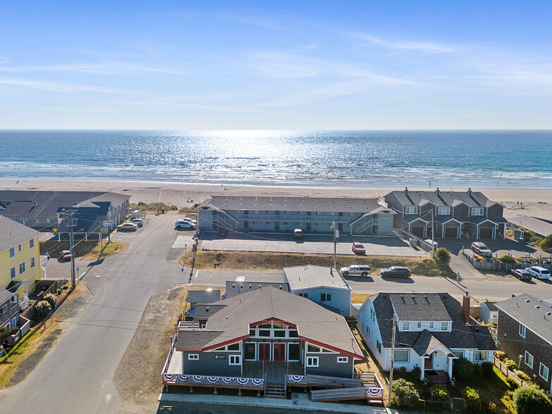 165 S Miller St, Rockaway Beach, OR en venta - Foto del edificio - Imagen 3 de 18