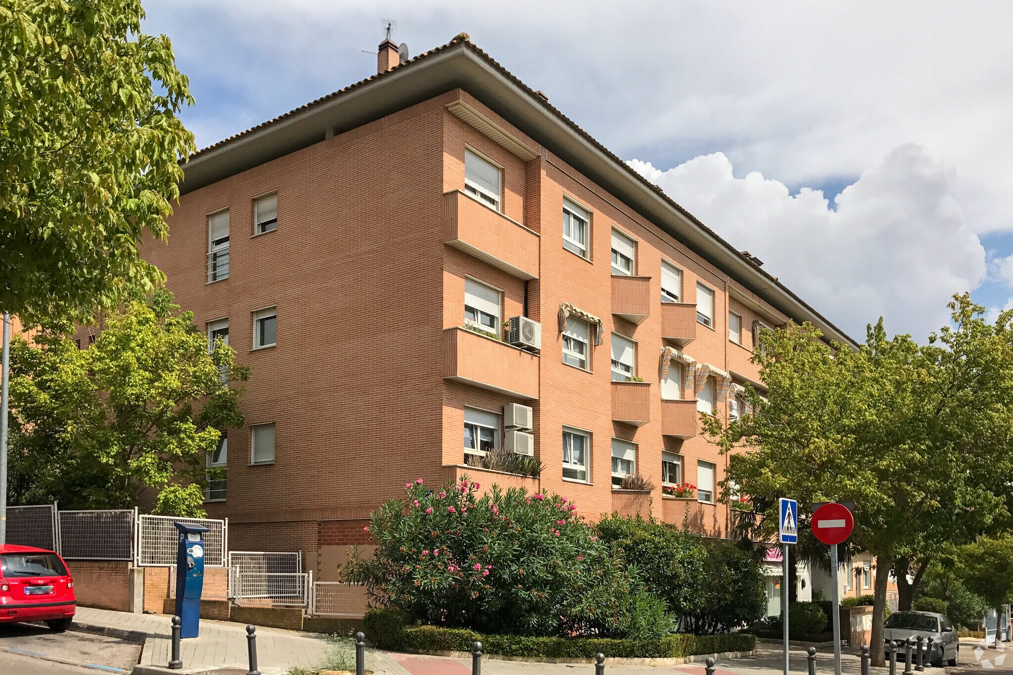 Edificio residencial en Boadilla del Monte, Madrid en venta Foto principal- Imagen 1 de 1