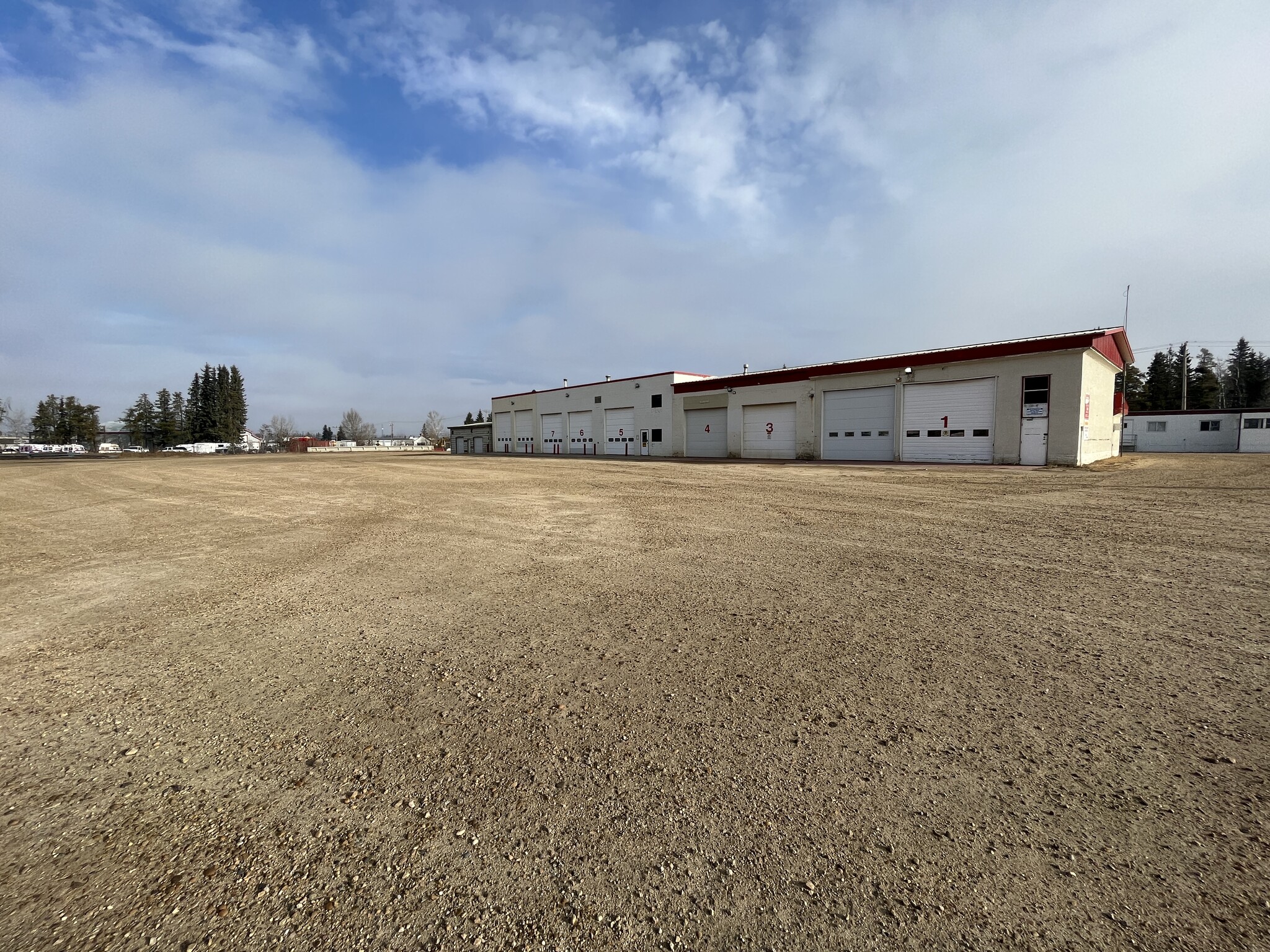 3624 36 Av, Whitecourt, AB en venta Foto del edificio- Imagen 1 de 8