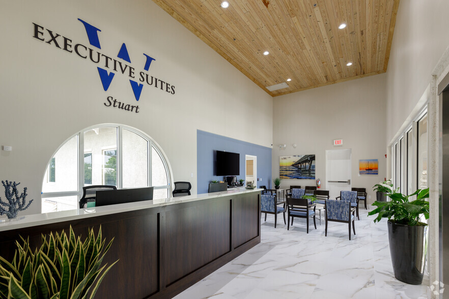 770 SE Indian St, Stuart, FL en alquiler - Lobby - Imagen 2 de 17