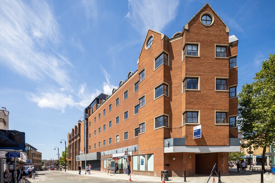 2 Vine St, Uxbridge en venta - Foto del edificio - Imagen 3 de 37