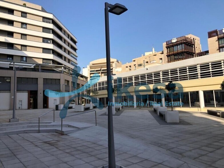 Local en Almería en venta - Foto del edificio - Imagen 1 de 14