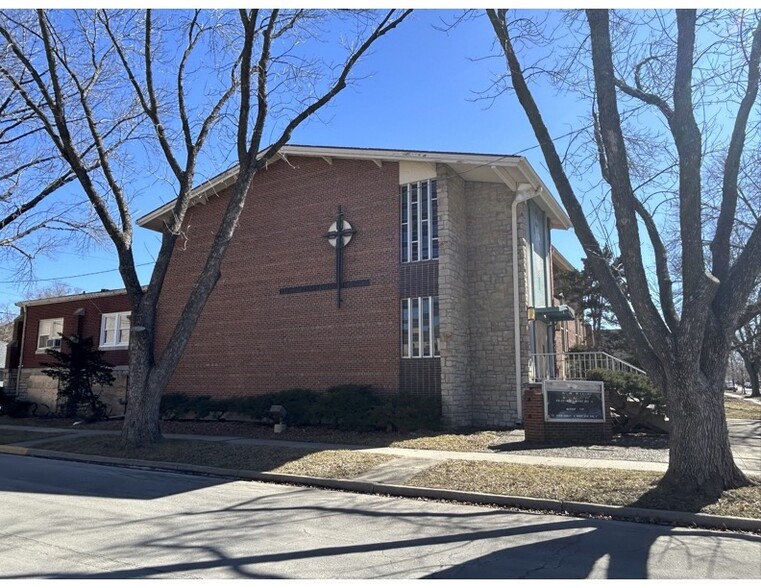 Former Church with Adjacent Parcels cartera de 3 inmuebles en venta en LoopNet.es - Foto del edificio - Imagen 2 de 4