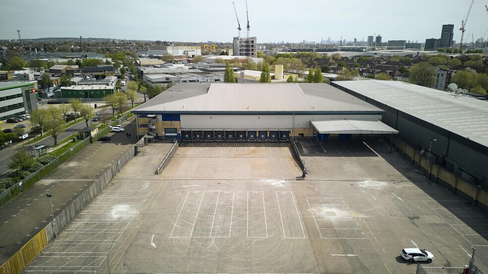 12 Central Way, London en alquiler - Foto del edificio - Imagen 2 de 8