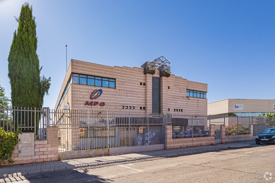 37 Calle de los Ebanistas, Alcorcón, Madrid en venta - Foto del edificio - Imagen 2 de 2