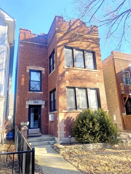 2754 W Giddings St, Chicago, IL en venta - Foto del edificio - Imagen 2 de 15