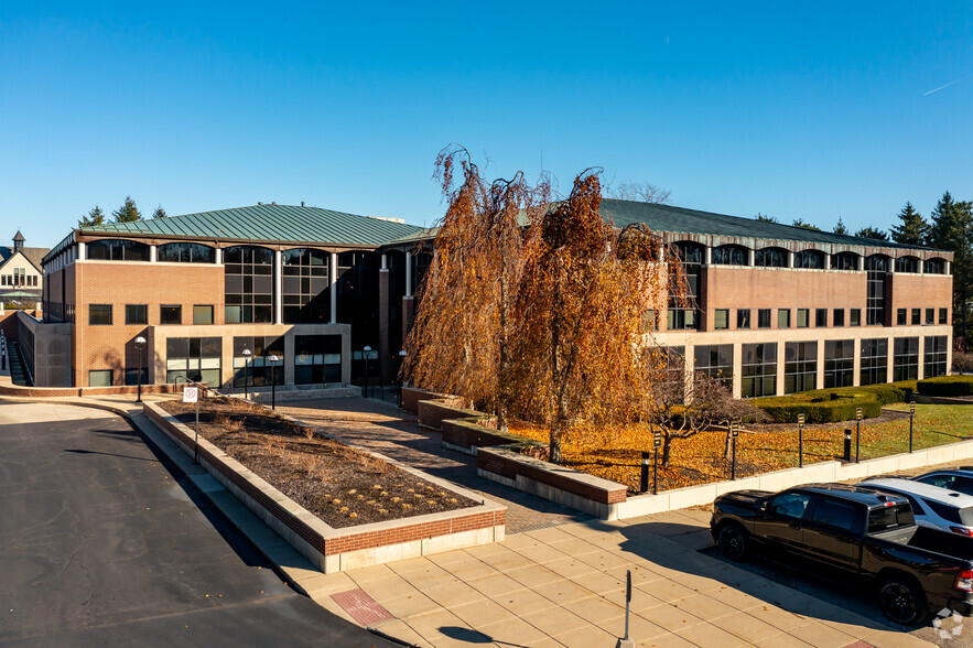 39533 Woodward Ave, Bloomfield Hills, MI en alquiler - Foto del edificio - Imagen 2 de 8