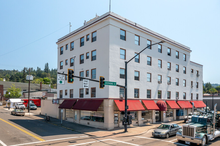 803-815 SE Stephens St, Roseburg, OR en venta - Foto del edificio - Imagen 1 de 21