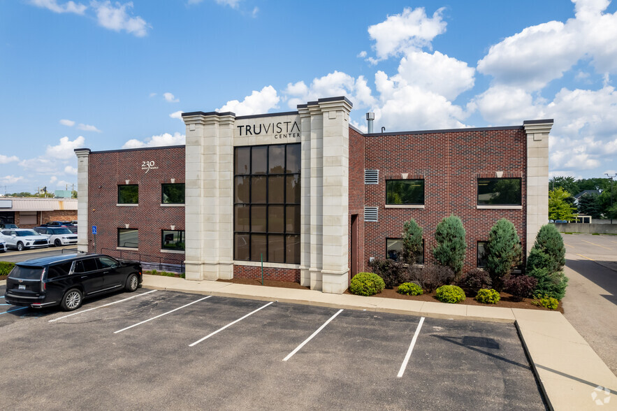 230 W Maple Rd, Troy, MI en venta - Foto del edificio - Imagen 1 de 6