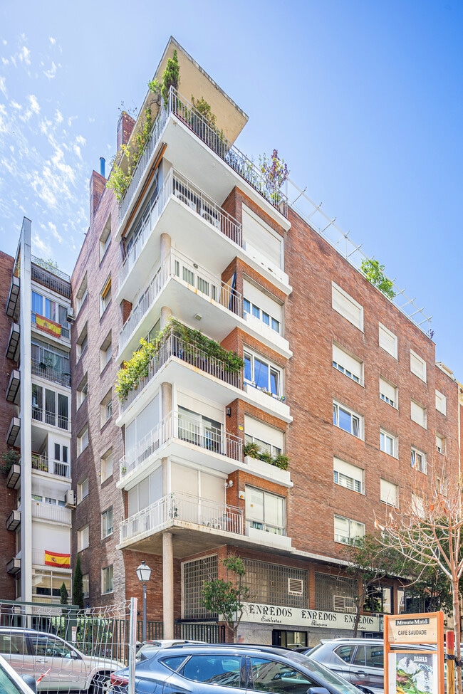 Más detalles de Calle Duque de Sesto, 40, Madrid - Edificio residencial​ en venta