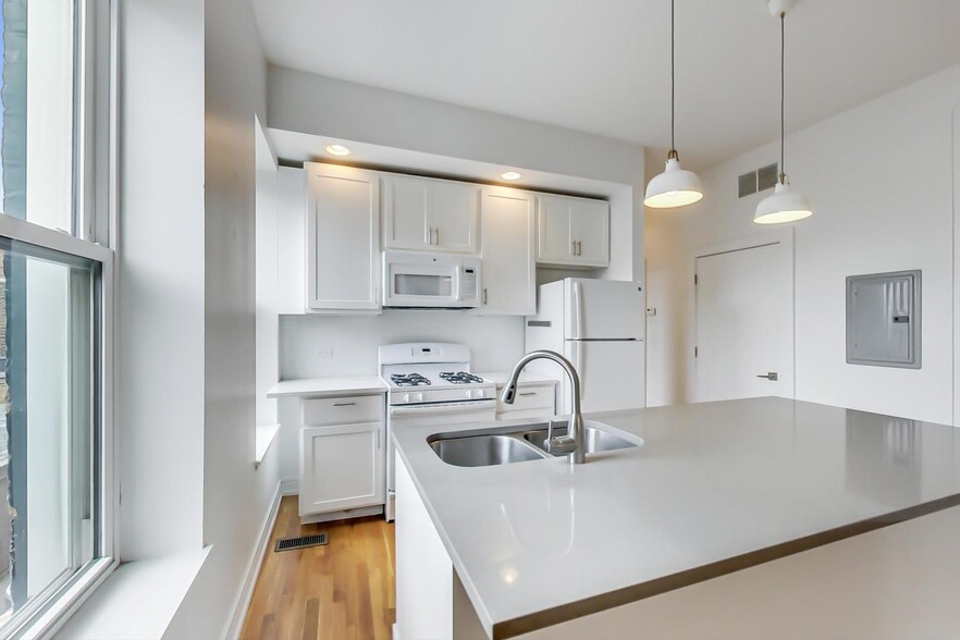 1157 W 18th St, Chicago, IL en venta - Foto del edificio - Imagen 2 de 19