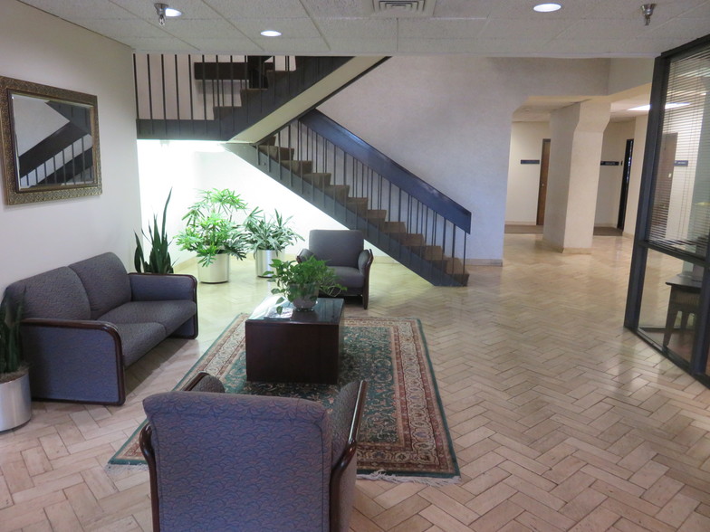 5608 Malvey Ave, Fort Worth, TX en alquiler - Lobby - Imagen 2 de 7