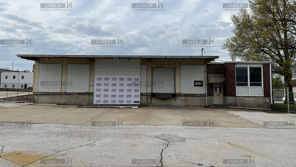 444 N Belcrest, Springfield, MO en alquiler - Foto del edificio - Imagen 3 de 30