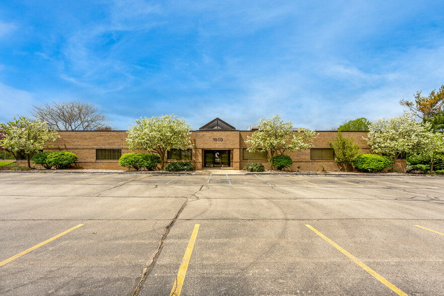 1050 W Silverbell Rd, Lake Orion, MI en venta - Foto del edificio - Imagen 2 de 35